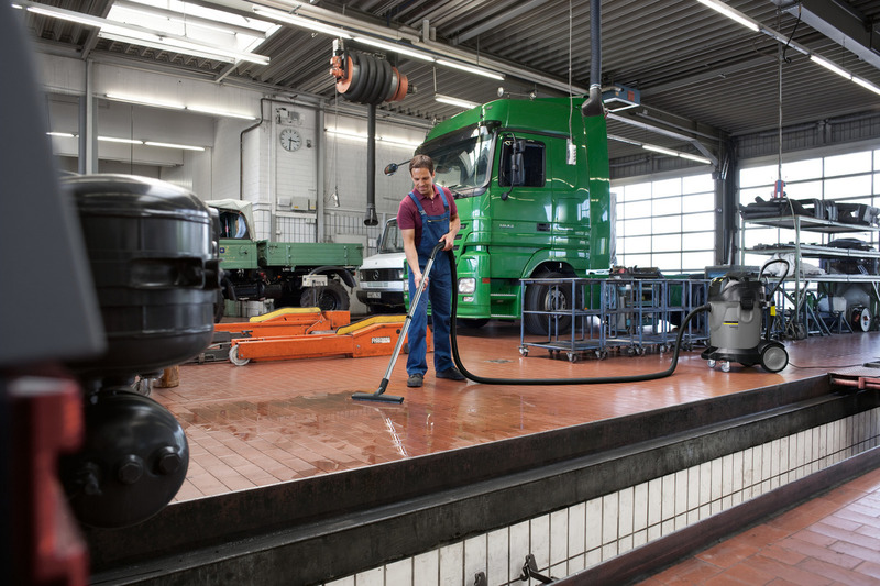 Kärcher NT 70/2 Wet & Dry Vacuum Cleaner - Image 2